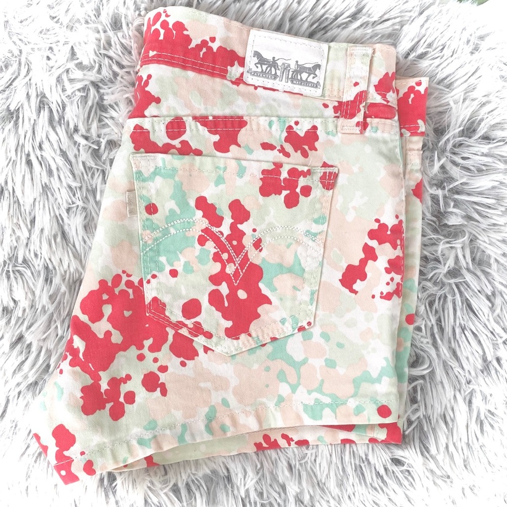 Levi Women’s Shorts Multi-Colored Paint Splatter 6